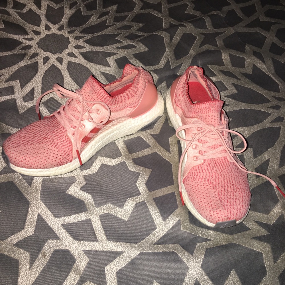 ADIDAS Ultra Boost Running Sneakers Sz 11